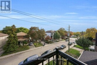 502 Atlas Ave in Toronto, ON - Building Photo - Building Photo