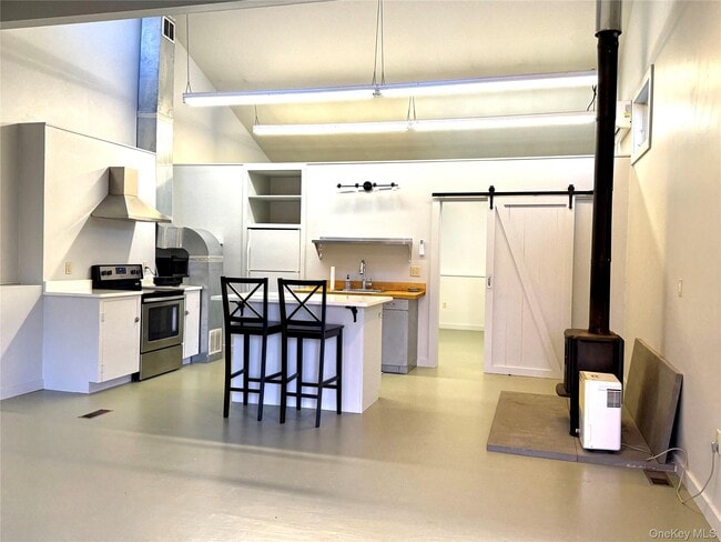 14 Spring Lake Rd in Red Hook, NY - Building Photo - Building Photo