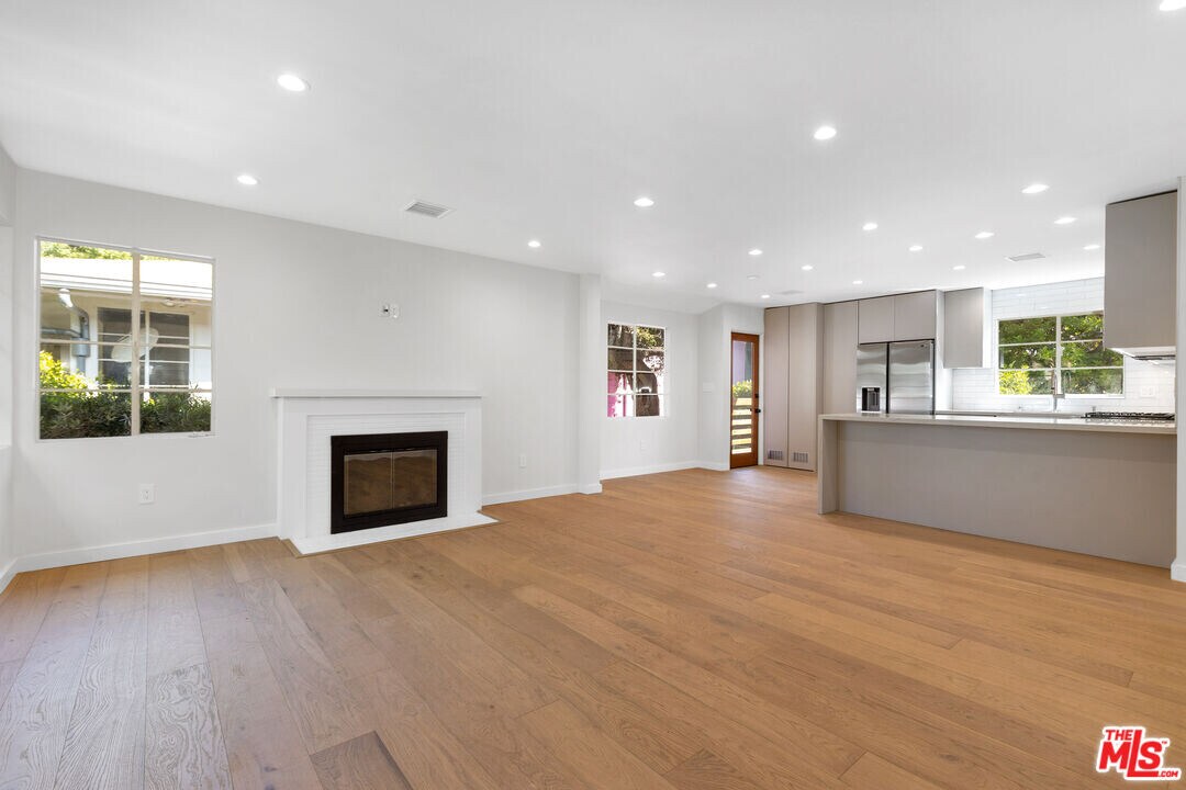 3444 S Bentley Ave in Los Angeles, CA - Building Photo