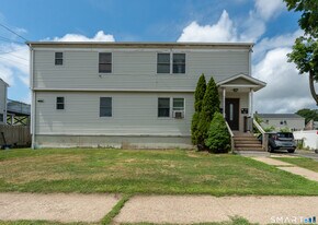 295 Bartlett St in Bridgeport, CT - Building Photo