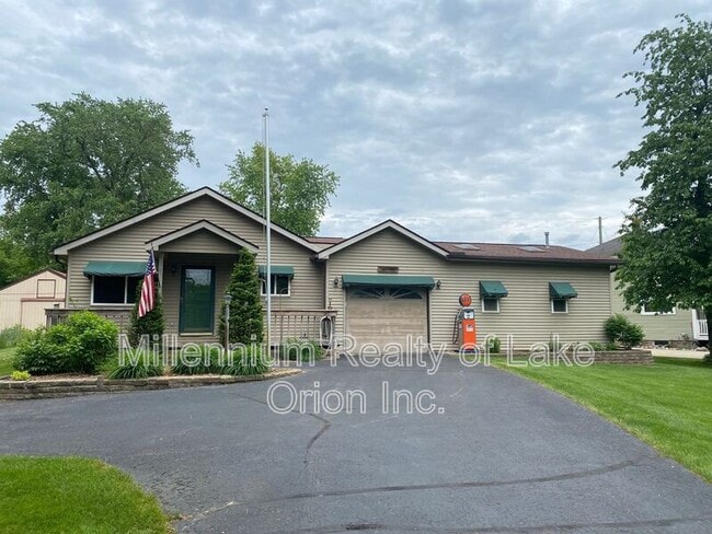 property at 2493 S Ortonville Rd