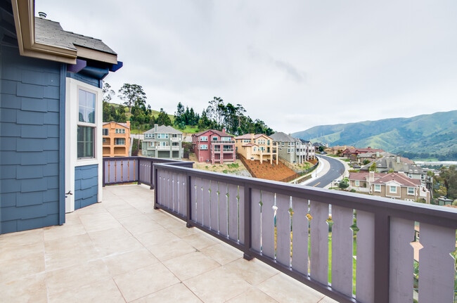 55 Golden Aster Ct in Brisbane, CA - Building Photo - Building Photo