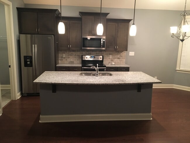 216 Edgarton Way in Bonaire, GA - Building Photo - Building Photo