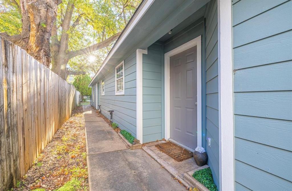 305 N Ennis St in Houston, TX - Building Photo