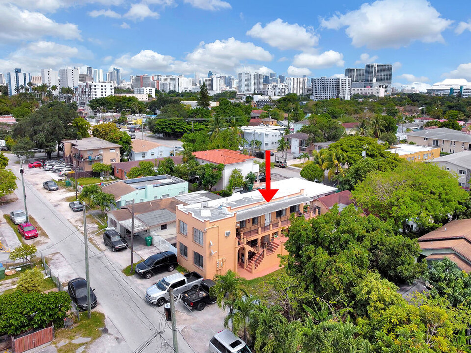 1843 NW 19th St in Miami, FL - Building Photo