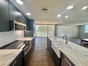 1012 Guadalupe St in Kerrville, TX - Building Photo - Building Photo