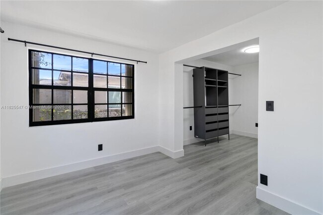 1325 NW 51st St in Miami, FL - Building Photo - Building Photo