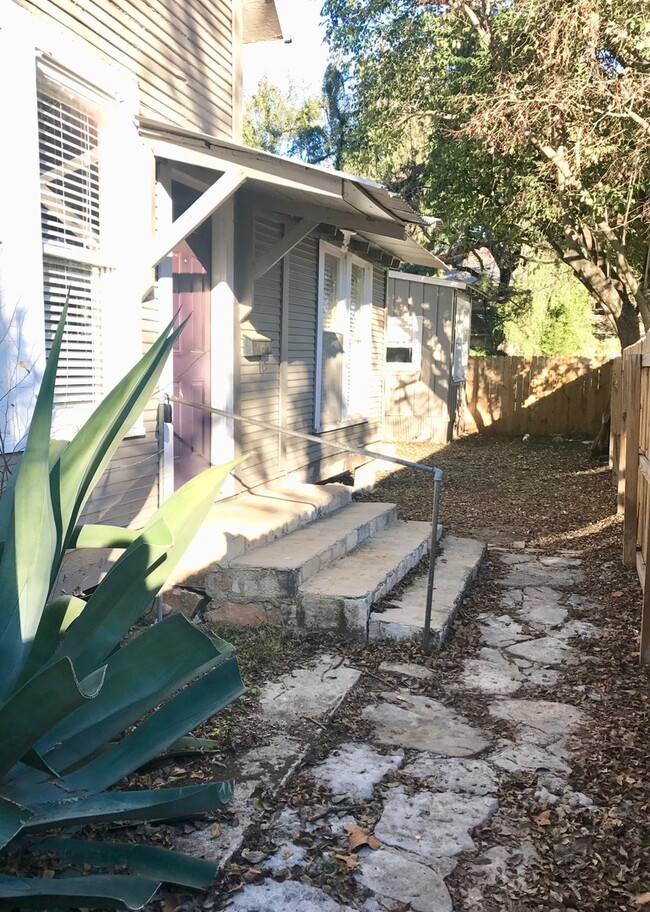 226 North St in San Marcos, TX - Building Photo - Building Photo