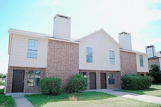 property at 2722 Wimbledon Ct