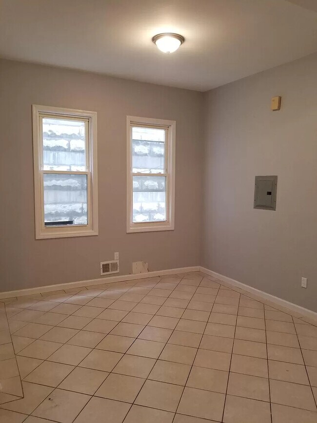 18 Willoughby St in Newark, NJ - Building Photo - Building Photo