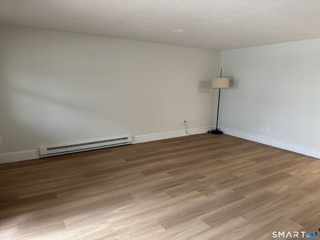 8 Heather Ridge in Shelton, CT - Building Photo - Building Photo