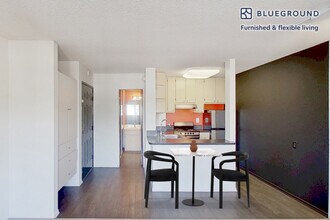 3883 Ingraham St, Unit SI FL3-ID596A in San Diego, CA - Building Photo - Building Photo