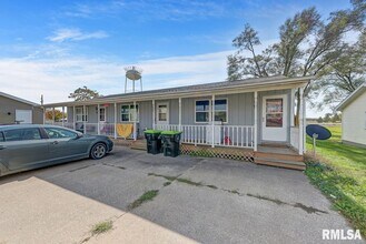 103 E 2nd St in Glasford, IL - Building Photo - Building Photo