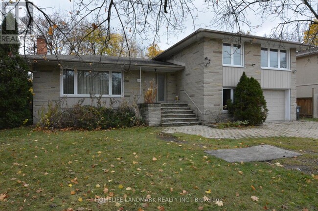 33 Hawksbury Dr