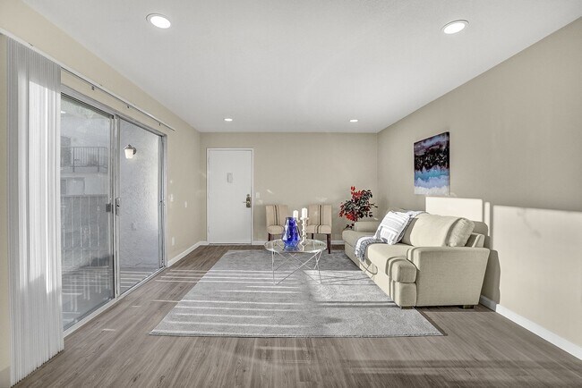 Las Casitas Apartments - Redlands, CA in Redlands, CA - Foto de edificio - Building Photo
