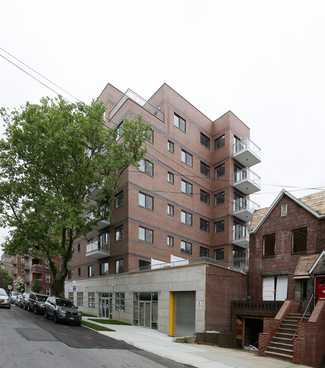 Garden Hill in Rego Park, NY - Foto de edificio - Building Photo