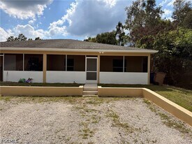 758 Holmes Ave in Lehigh Acres, FL - Building Photo