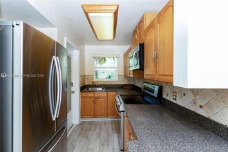 270 Layne Blvd in Hallandale Beach, FL - Building Photo - Building Photo