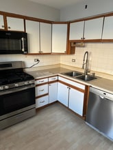 8702 Gregory Ln in Des Plaines, IL - Building Photo - Building Photo