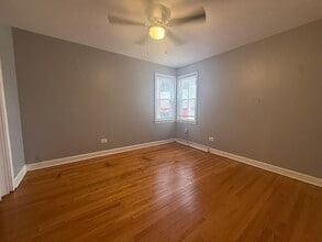 2929 N Kolmar Ave, Unit 1 in Chicago, IL - Foto de edificio - Building Photo