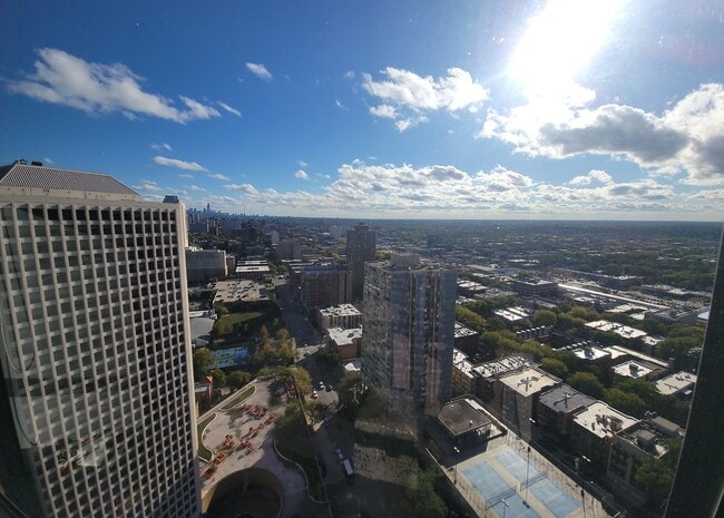 5415 N Sheridan Rd in Chicago, IL - Building Photo - Building Photo