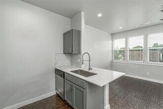 2330 Kirby St in Dallas, TX - Building Photo - Building Photo