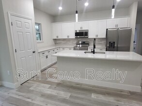 1604 W Gainsboro Ln in Citrus Springs, FL - Building Photo - Building Photo