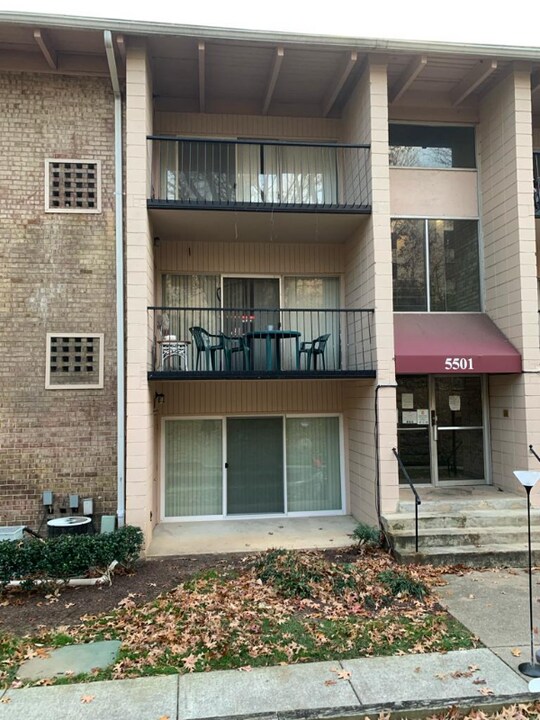 5501 Karen Elaine Dr in New Carrollton, MD - Building Photo