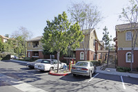 Torrey Highland Apartments in San Diego, CA - Foto de edificio - Building Photo