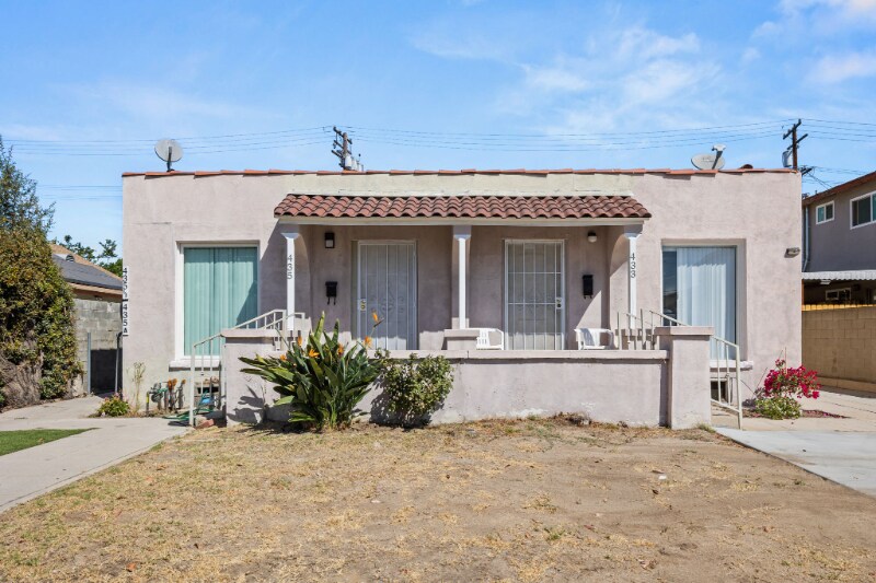 433 W Elk Ave in Glendale, CA - Building Photo