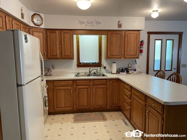 36601 156th Ave in Stanley, WI - Building Photo - Building Photo