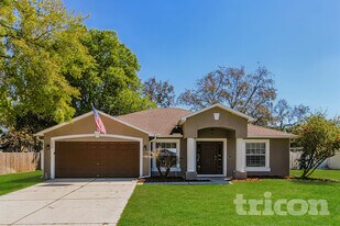 2020 Nobleton Ave in Spring Hill, FL - Building Photo