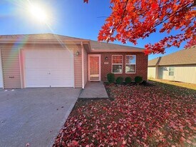 118-122 SW Rock Garden St in Blue Springs, MO - Building Photo