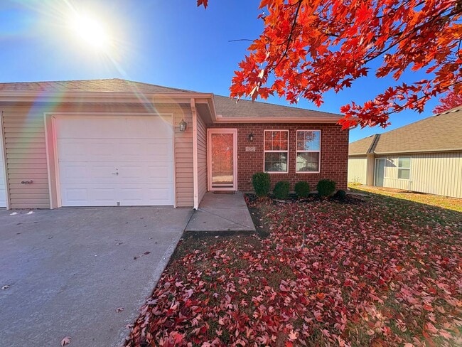 property at 118-122 SW Rock Garden St