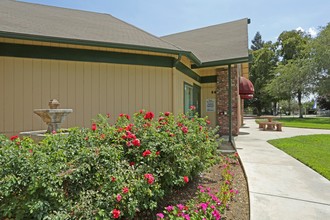 Kings View Manor Senior Living 55 and Better in Fresno, CA - Building Photo - Building Photo