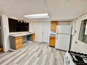 9563 Oakland St in Angola, NY - Building Photo - Building Photo