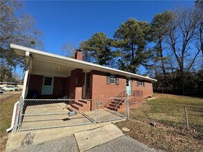 904 Winder Hwy in Lawrenceville, GA - Foto de edificio - Building Photo