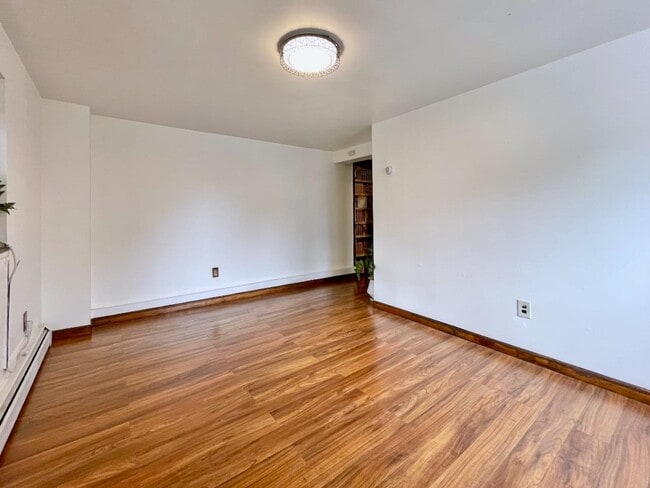 196 6th St in Jersey City, NJ - Building Photo - Building Photo