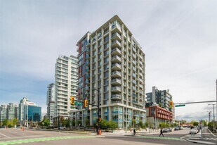 111 E 1st Ave in Vancouver, BC - Building Photo