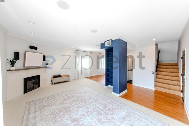 6645 W 86th Pl in Los Angeles, CA - Foto de edificio - Building Photo