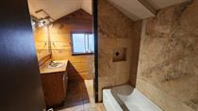 20740 Hekeke Ln in Mi Wuk Village, CA - Building Photo - Building Photo