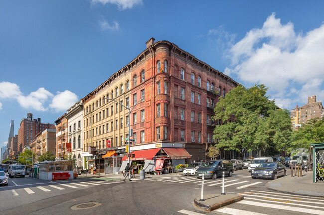 450 Amsterdam Ave in New York, NY - Foto de edificio - Primary Photo