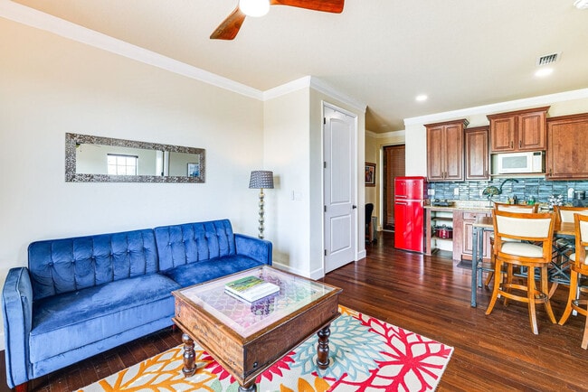 1000 Castle Pines Ct