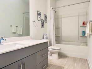 525 Parkway Dr NE in Atlanta, GA - Building Photo - Building Photo