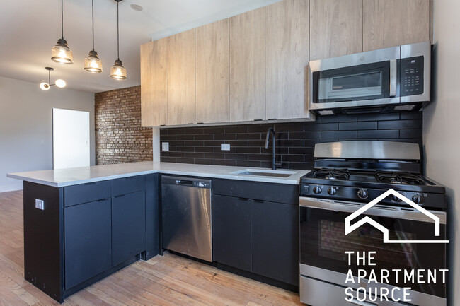 4007 N Lowell Ave, Unit 1W