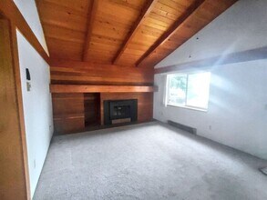 2818 Wayside Ln in Springfield, OR - Building Photo - Building Photo