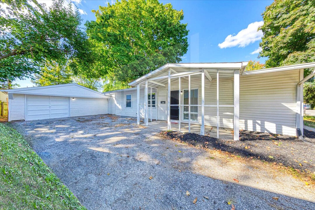 3224 Welch Dr in Indianapolis, IN - Building Photo