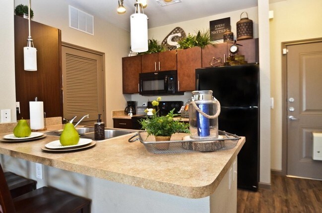 The Edge at Independence Heights in Houston, TX - Building Photo - Interior Photo