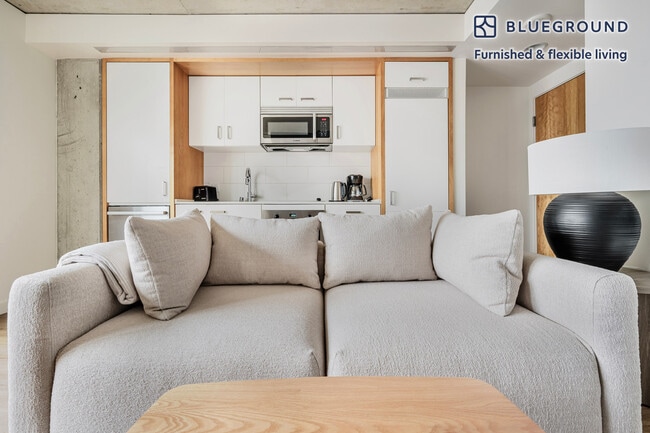 225 Cedar St in Seattle, WA - Foto de edificio - Building Photo