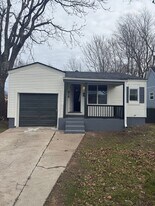 826 N National Ave in Springfield, MO - Building Photo